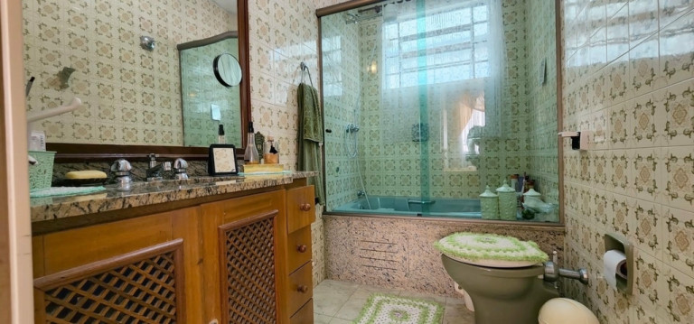 Imagem Casa com 3 Quartos à Venda, 250 m² em Uberaba - Curitiba