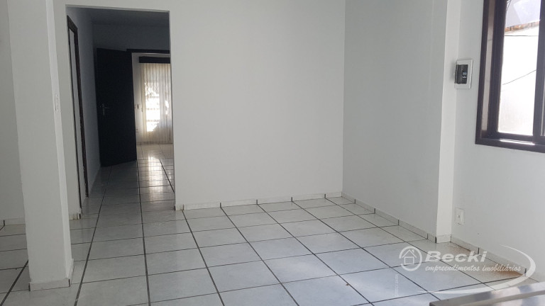 Imagem Casa com 6 Quartos à Venda, 166 m² em Atiradores - Joinville