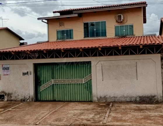 Sobrado com 4 Quartos à Venda, 280 m² em Residencial Barravento - Goiânia