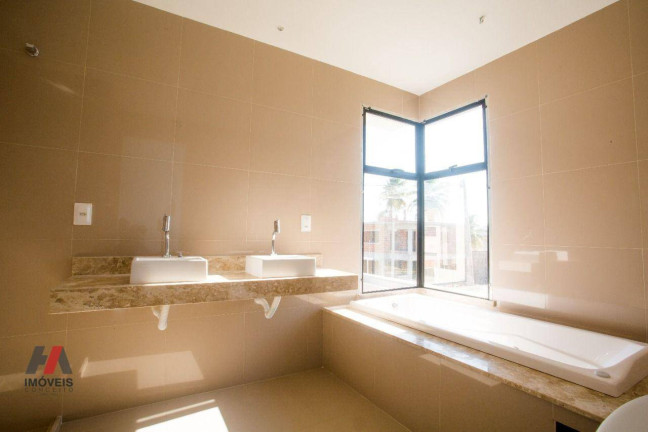 Imagem Casa com 4 Quartos à Venda, 183 m² em Lagoinha - Eusébio