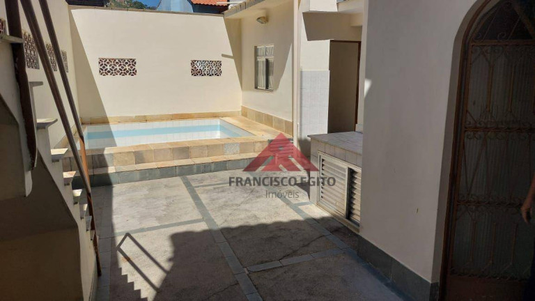 Imagem Casa com 3 Quartos à Venda, 250 m² em Neves - São Gonçalo Imagem Casa com 3 Quartos à Venda, 250 m² em Neves - São Gonçalo