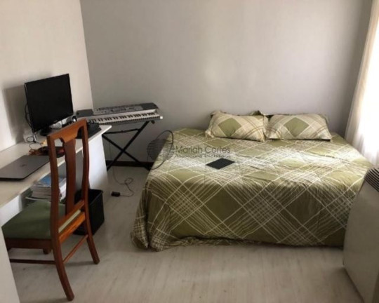 Imagem Imóvel com 4 Quartos à Venda, em São Francisco - Niterói Imagem Imóvel com 4 Quartos à Venda, em São Francisco - Niterói