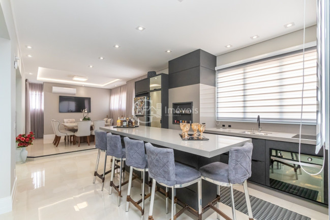 Imagem Cobertura com 4 Quartos à Venda, 215 m² em Centro - Balneário Camboriú