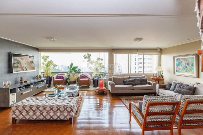 Imóvel com 4 Quartos à Venda, 300 m² em Morumbi - São Paulo