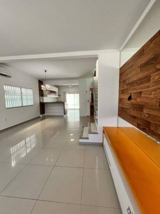 Imagem Casa com 3 Quartos à Venda, em Campeche - Florianópolis Imagem Casa com 3 Quartos à Venda, em Campeche - Florianópolis