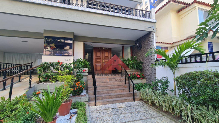 Imagem Apartamento com 4 Quartos à Venda, 212 m² em Icaraí - Niterói