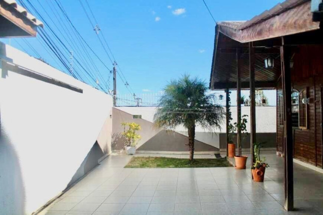 Imagem Casa com 3 Quartos à Venda, 364 m² em Campo Comprido - Curitiba Imagem Casa com 3 Quartos à Venda, 364 m² em Campo Comprido - Curitiba