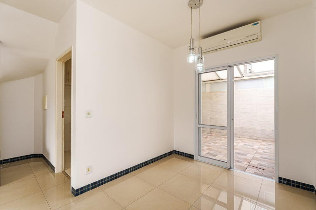 Imagem Casa de Condomínio com 3 Quartos à Venda, 118 m² em Vila Marari - São Paulo