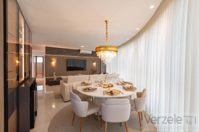Imagem Apartamento com 4 Quartos à Venda, 131 m² em Centro - Balneário Camboriú Imagem Apartamento com 4 Quartos à Venda, 131 m² em Centro - Balneário Camboriú