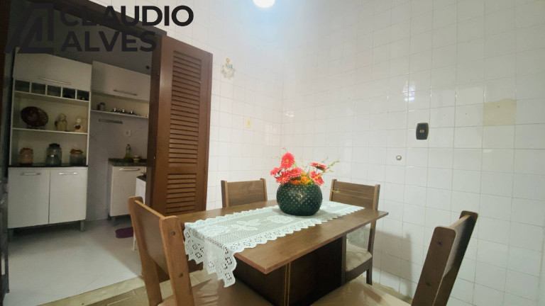 Imagem Casa com 4 Quartos à Venda, 200 m² em Capuchinhos - Feira De Santana
