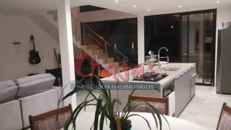 Imagem Sobrado com 3 Quartos à Venda, 140 m² em Massaguaçu - Caraguatatuba