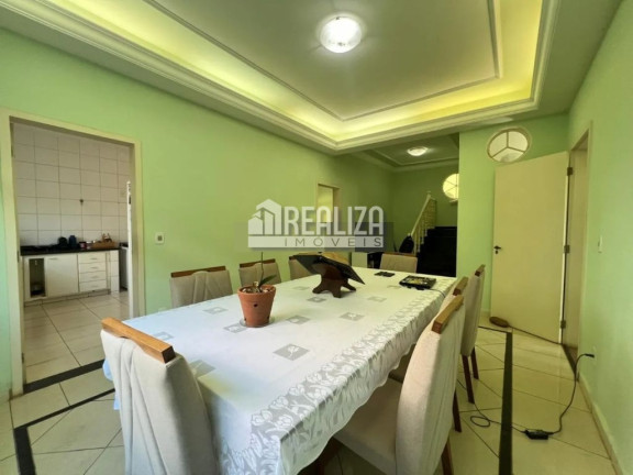 Imagem Sobrado com 4 Quartos à Venda, 337 m² em Vila Olímpica - Uberaba Imagem Sobrado com 4 Quartos à Venda, 337 m² em Vila Olímpica - Uberaba