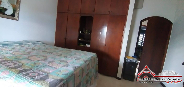 Imagem Casa com 3 Quartos à Venda, 360 m² em Jardim Santa Maria - Jacareí Imagem Casa com 3 Quartos à Venda, 360 m² em Jardim Santa Maria - Jacareí