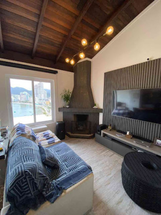 Imagem Casa com 3 Quartos à Venda, 220 m² em Canto Da Praia - Itapema Imagem Casa com 3 Quartos à Venda, 220 m² em Canto Da Praia - Itapema