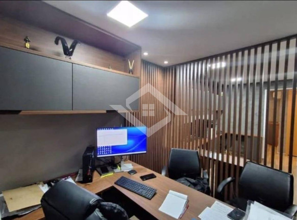 Sala Comercial à Venda, 28 m² em Santa Rosa - Niterói