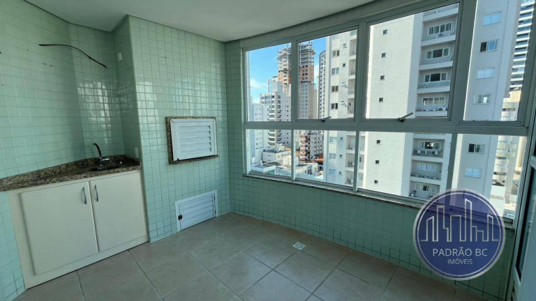 Imagem Cobertura com 3 Quartos à Venda, 180 m² em Centro - Balneário Camboriú