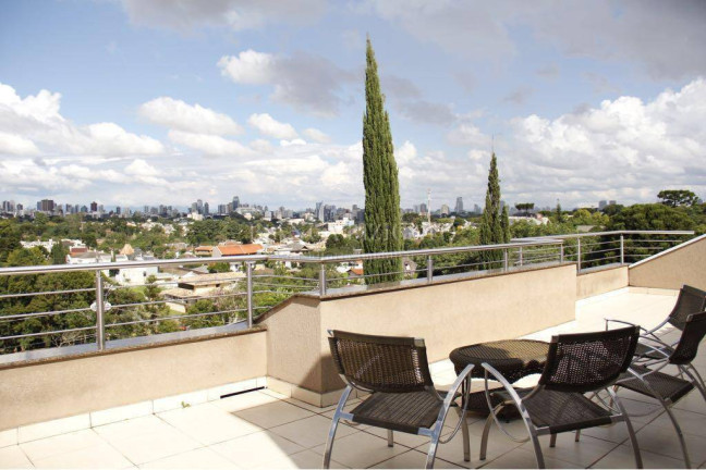 Imagem Casa com 6 Quartos à Venda, 733 m² em Vista Alegre - Curitiba