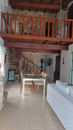 Imagem Casa com 1 Quarto à Venda, 418 m² em Maranduba - Ubatuba Imagem Casa com 1 Quarto à Venda, 418 m² em Maranduba - Ubatuba
