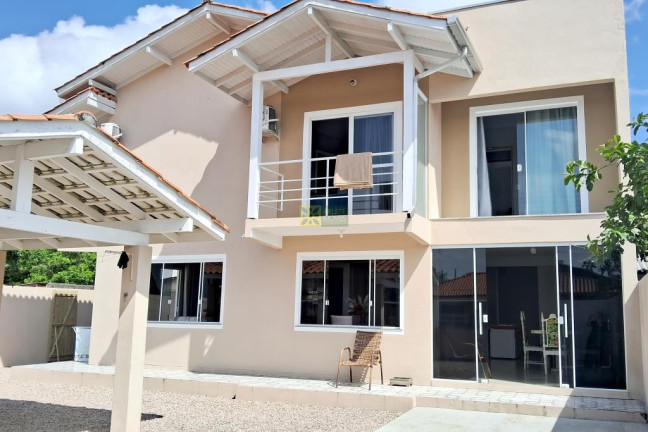 Casa com 3 Quartos para Alugar ou Temporada, 130 m² em Centro - Porto Belo