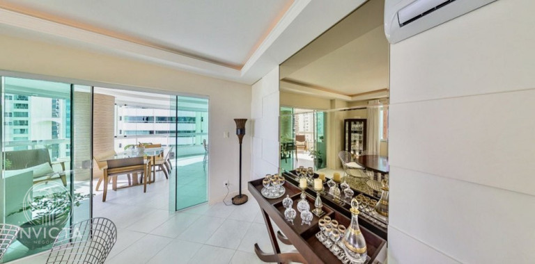 Imagem Apartamento com 3 Quartos à Venda, 190 m² em Centro - Balneário Camboriú Imagem Apartamento com 3 Quartos à Venda, 190 m² em Centro - Balneário Camboriú