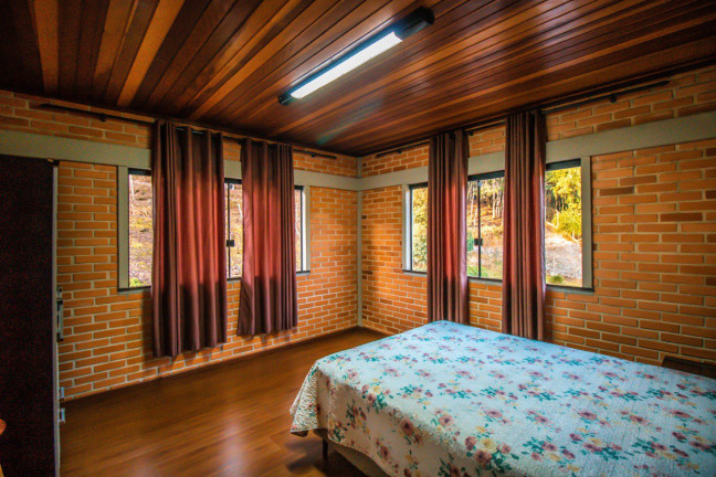 Imagem Chácara com 8 Quartos à Venda, 34.000 m² em Bateias - Campo Largo