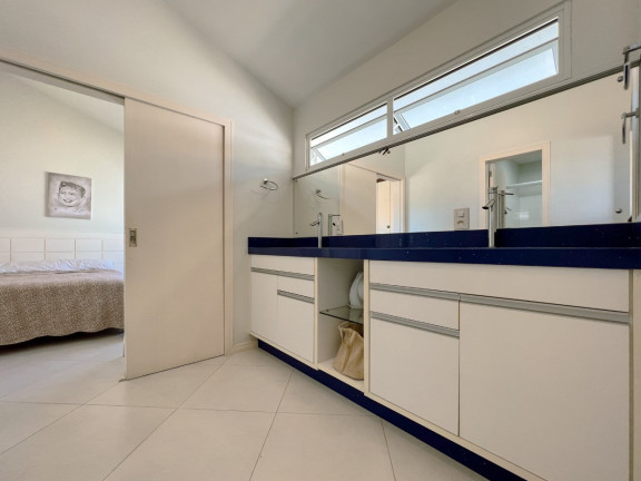 Imagem Casa com 3 Quartos à Venda, 295 m² em Coqueiros - Florianópolis