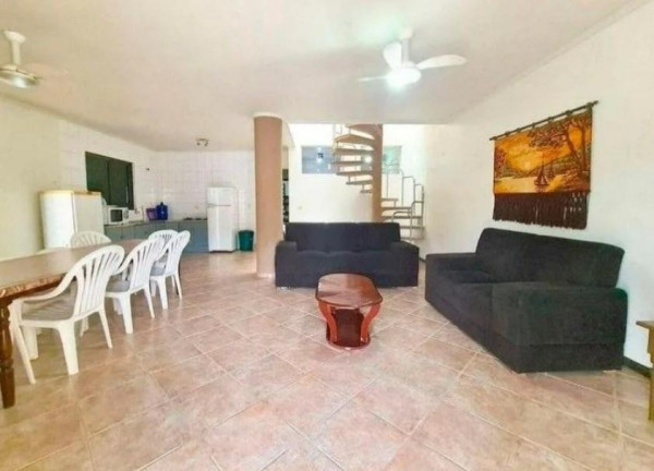 Imagem Casa com 4 Quartos à Venda, 480.000 m² em Centro - Guaratuba Imagem Casa com 4 Quartos à Venda, 480.000 m² em Centro - Guaratuba