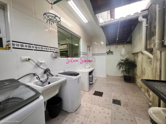 Imagem Sobrado com 3 Quartos à Venda, 121 m² em Caiçara - Praia Grande Imagem Sobrado com 3 Quartos à Venda, 121 m² em Caiçara - Praia Grande