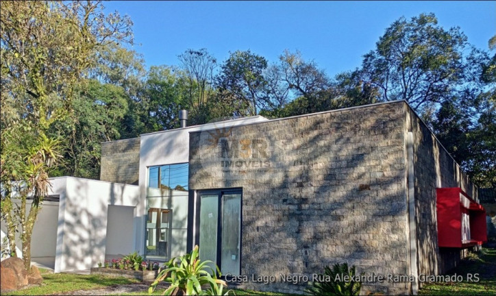 Imagem Casa com 4 Quartos à Venda, 225 m² em Ipê Amarelo - Gramado Imagem Casa com 4 Quartos à Venda, 225 m² em Ipê Amarelo - Gramado