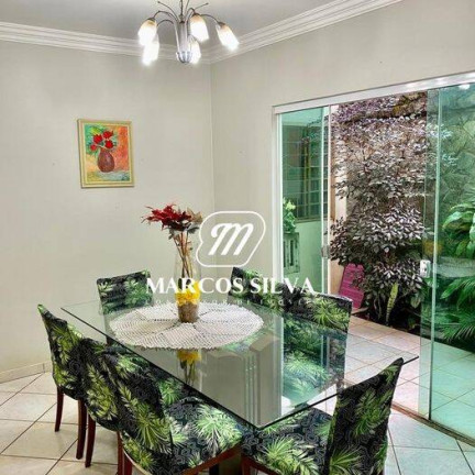 Imagem Casa com 3 Quartos à Venda, 300 m² em Campinas