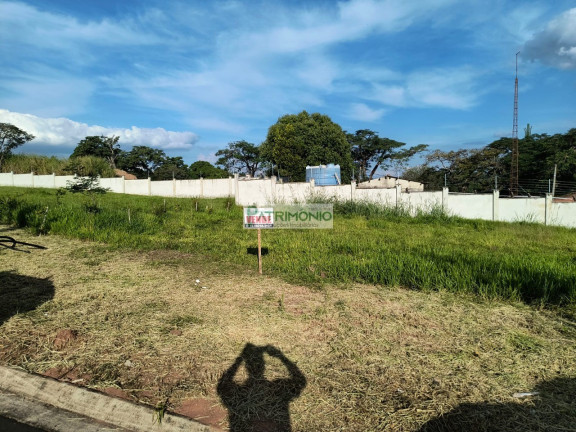 Terreno à Venda, 300 m² em Condomínio Varandas Dos Jequitibás - Jaguariúna