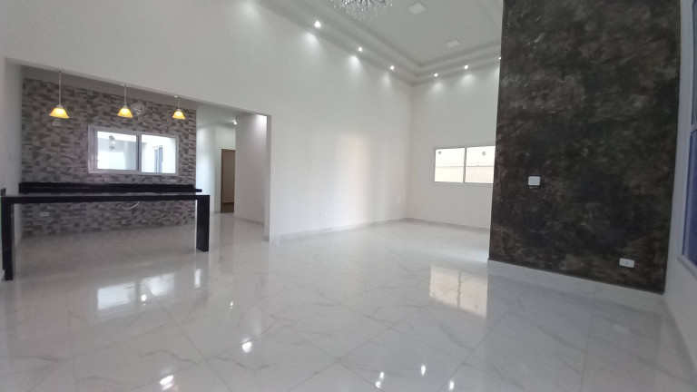 Imagem Casa com 3 Quartos à Venda, 250 m² em Parque São Cristóvão - Taubaté Imagem Casa com 3 Quartos à Venda, 250 m² em Parque São Cristóvão - Taubaté