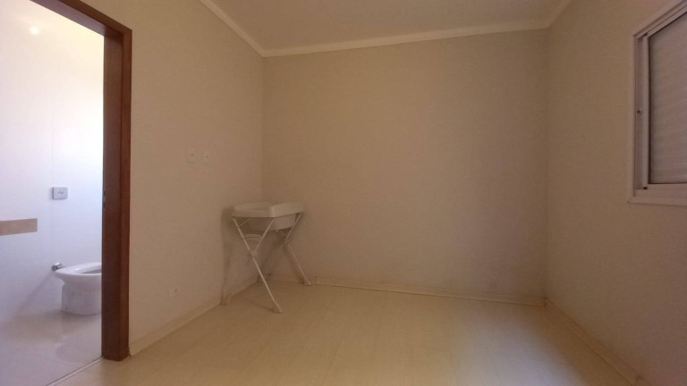 Imagem Casa com 3 Quartos à Venda, 250 m² em Jardim Oasis - Taubaté Imagem Casa com 3 Quartos à Venda, 250 m² em Jardim Oasis - Taubaté