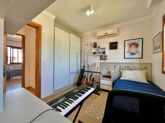 Imagem Casa com 3 Quartos à Venda, 156 m² em Tomazetti - Santa Maria