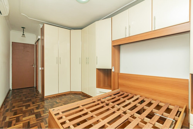 Imagem Imóvel com 2 Quartos à Venda, em Auxiliadora - Porto Alegre Imagem Imóvel com 2 Quartos à Venda, em Auxiliadora - Porto Alegre