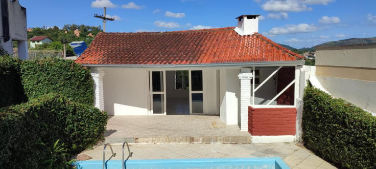 Imagem Casa com 3 Quartos à Venda, 310 m² em Vila Nova - Porto Alegre