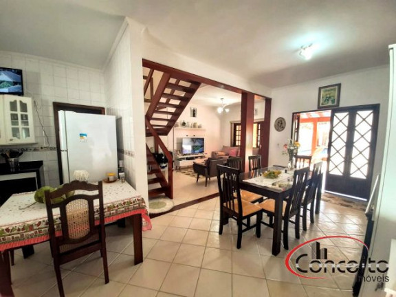 Imagem Casa com 3 Quartos à Venda, 300 m² em Parque Vivamar - Ubatuba Imagem Casa com 3 Quartos à Venda, 300 m² em Parque Vivamar - Ubatuba
