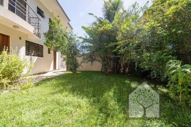 Imagem Casa com 5 Quartos à Venda, 330 m² em Itacorubi - Florianópolis Imagem Casa com 5 Quartos à Venda, 330 m² em Itacorubi - Florianópolis