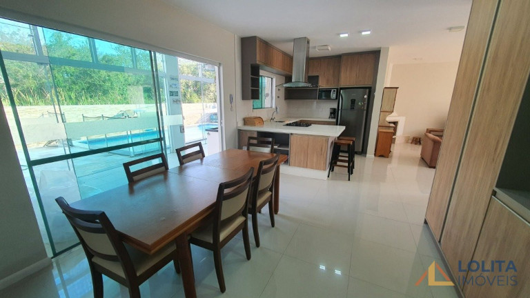 Imagem Casa com 4 Quartos à Venda, 224 m² em Ponta Das Canas - Florianópolis Imagem Casa com 4 Quartos à Venda, 224 m² em Ponta Das Canas - Florianópolis