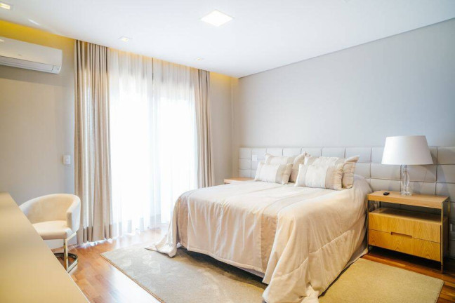 Imagem Casa com 5 Quartos à Venda, 1.180 m² em Alphaville - Santana De Parnaíba Imagem Casa com 5 Quartos à Venda, 1.180 m² em Alphaville - Santana De Parnaíba