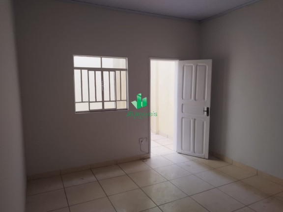 Imagem Casa com 4 Quartos para Alugar, 100 m² em Funcionarios - Montes Claros Imagem Casa com 4 Quartos para Alugar, 100 m² em Funcionarios - Montes Claros