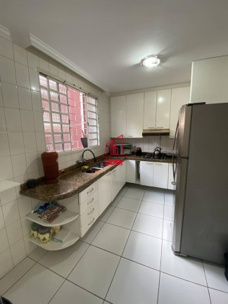Imagem Casa com 3 Quartos à Venda, 181 m² em São Lourenço - Curitiba Imagem Casa com 3 Quartos à Venda, 181 m² em São Lourenço - Curitiba