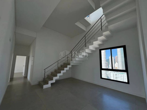 Imagem Cobertura com 4 Quartos à Venda, 264 m² em Centro - Balneário Camboriú