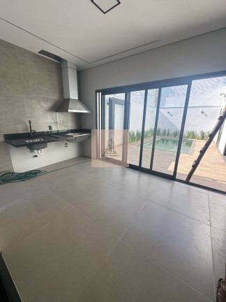 Imagem Casa de Condomínio com 3 Quartos à Venda, 165 m² em Codomínio Villagio Di Capri - Votorantim