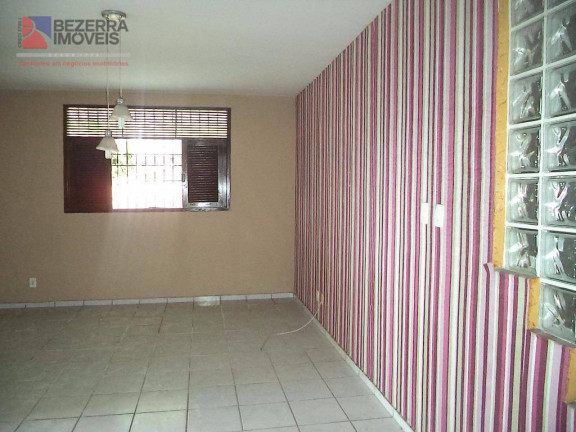 Imagem Casa com 4 Quartos à Venda, 312 m² em Candelária - Natal