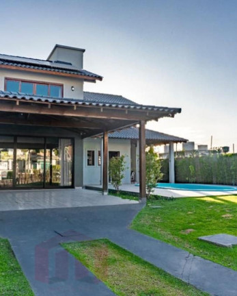 Imagem Imóvel com 3 Quartos à Venda, 270 m² Imagem Imóvel com 3 Quartos à Venda, 270 m²