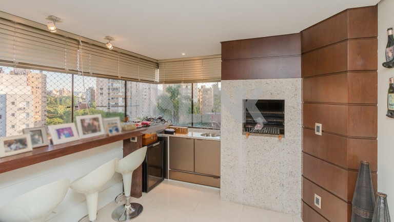 Imagem Apartamento com 3 Quartos à Venda, 163 m² em Petrópolis - Porto Alegre Imagem Apartamento com 3 Quartos à Venda, 163 m² em Petrópolis - Porto Alegre