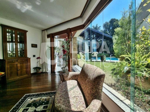 Casa com 3 Quartos à Venda, 384 m² em Tremembé - São Paulo