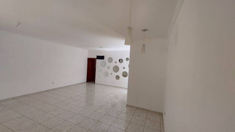 Imagem Casa com 3 Quartos para Alugar, em Ourinhos Imagem Casa com 3 Quartos para Alugar, em Ourinhos
