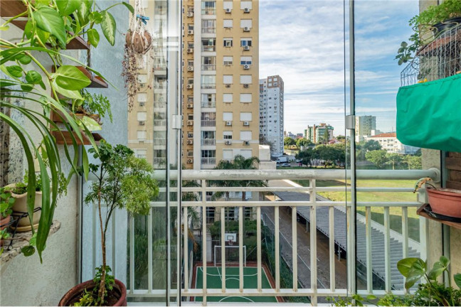 Imagem Imóvel com 3 Quartos à Venda,  em Vila Ipiranga - Porto Alegre
